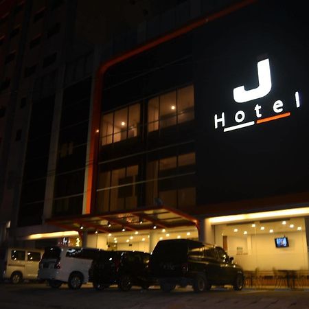 J Hotel Medan Exterior photo