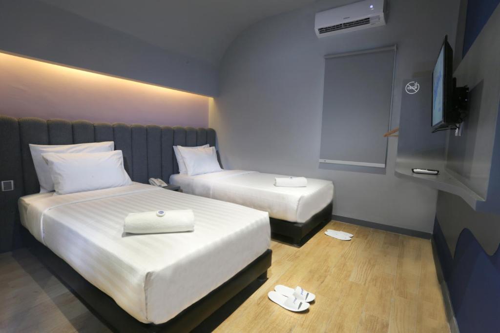 J Hotel Medan Exterior photo