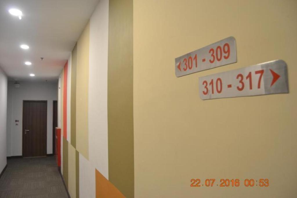 J Hotel Medan Exterior photo