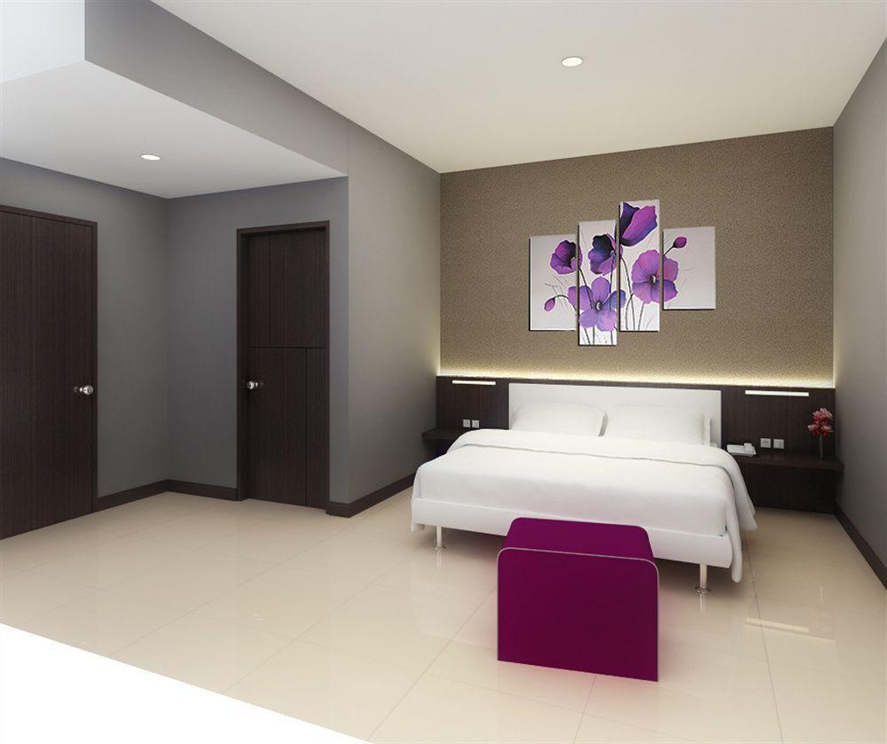 J Hotel Medan Exterior photo