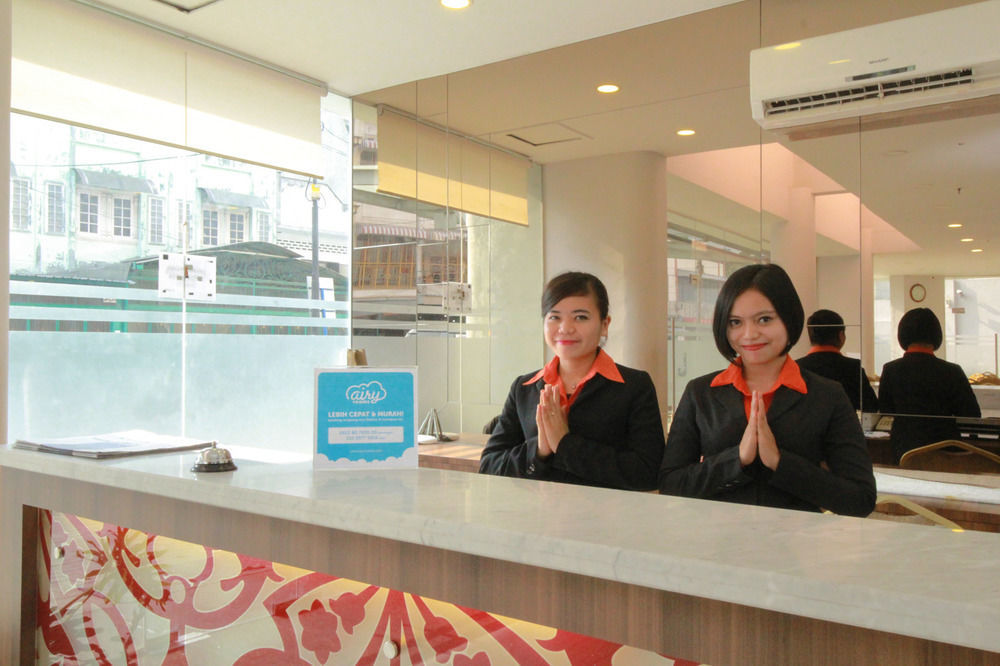 J Hotel Medan Exterior photo