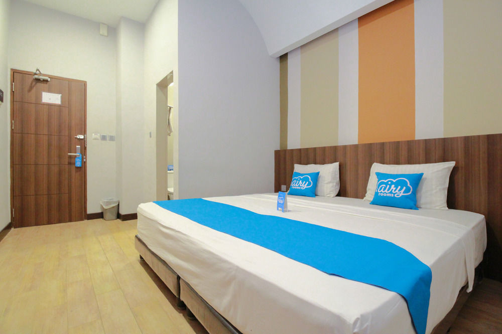 J Hotel Medan Exterior photo