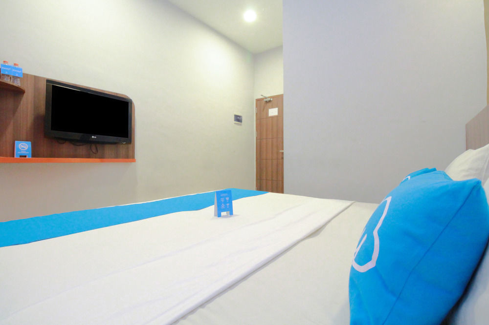 J Hotel Medan Exterior photo