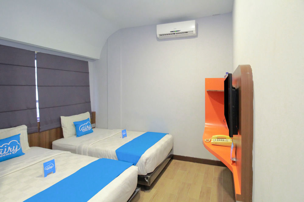 J Hotel Medan Exterior photo