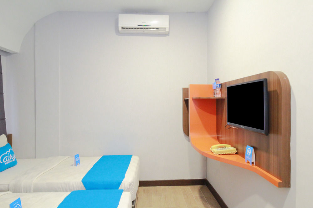 J Hotel Medan Exterior photo