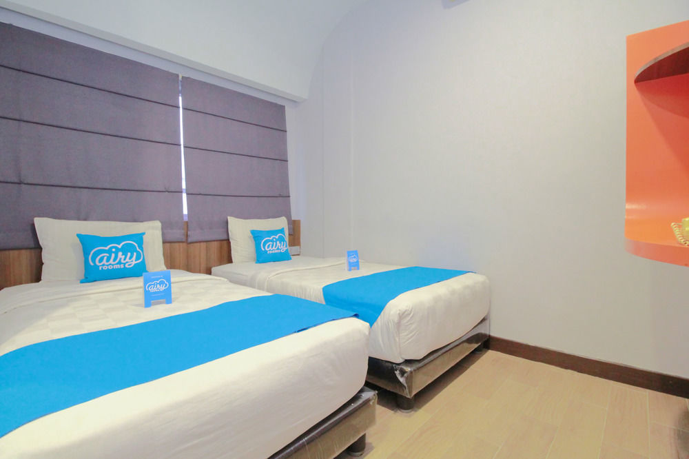 J Hotel Medan Exterior photo