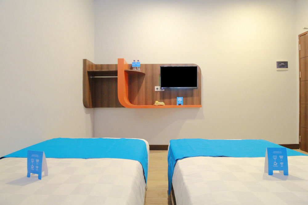 J Hotel Medan Exterior photo