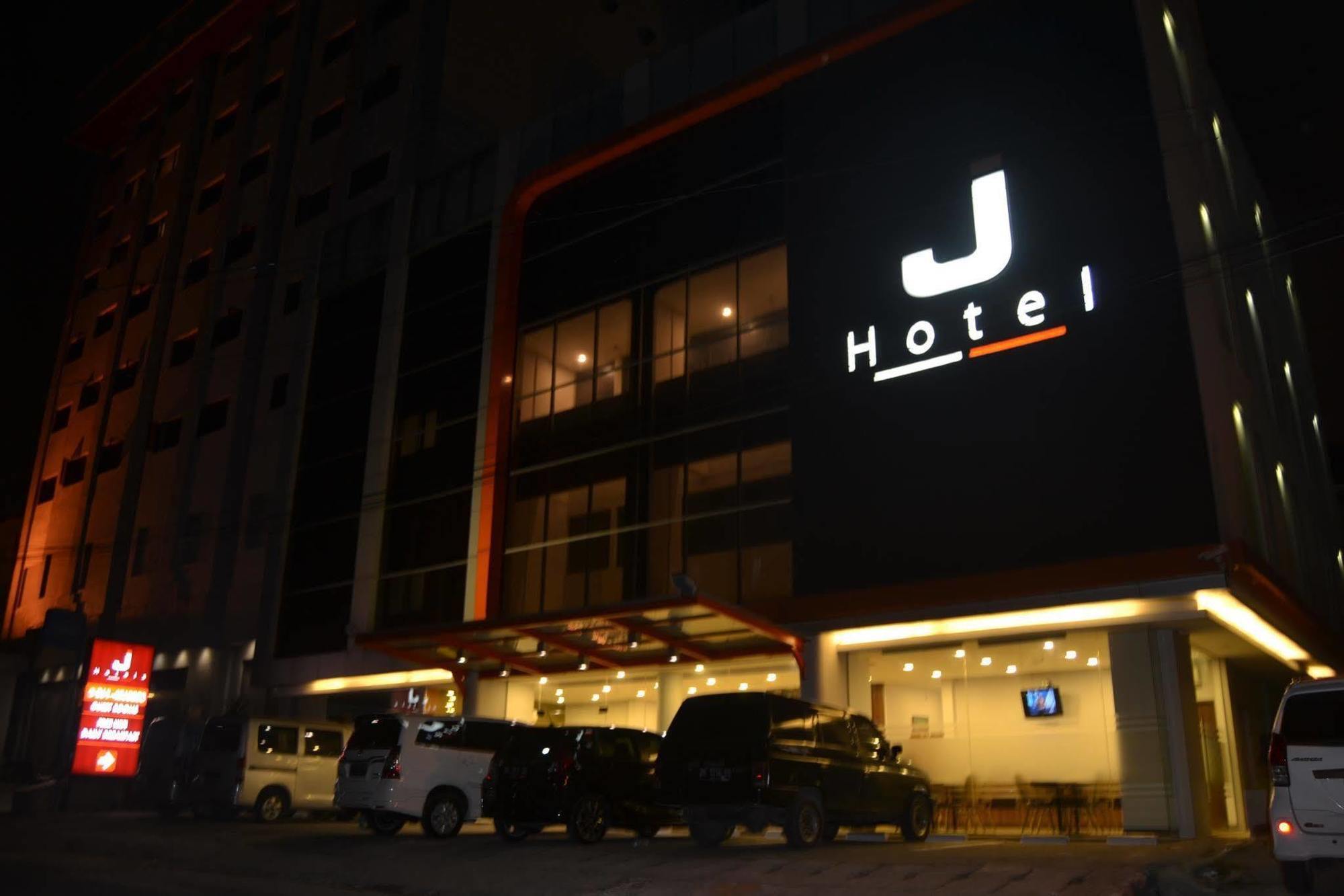 J Hotel Medan Exterior photo