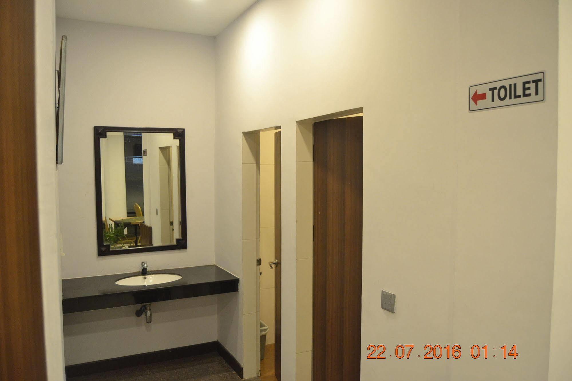 J Hotel Medan Exterior photo