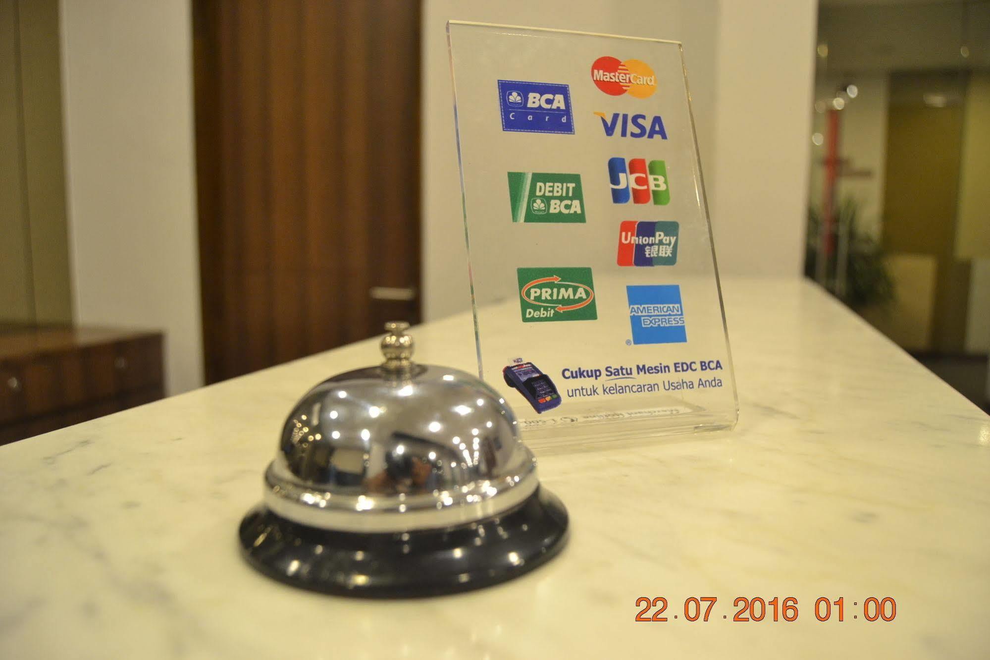J Hotel Medan Exterior photo