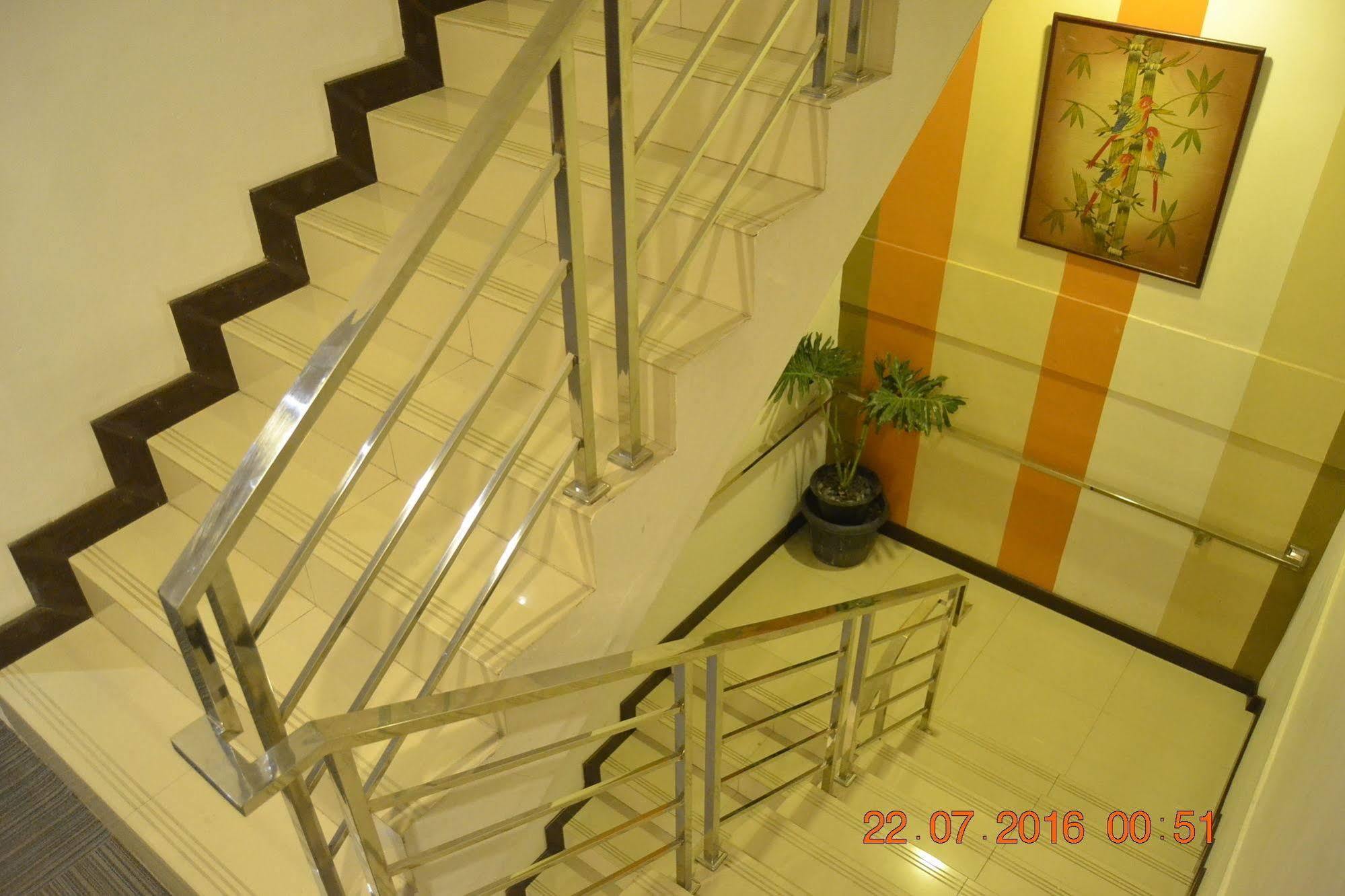 J Hotel Medan Exterior photo