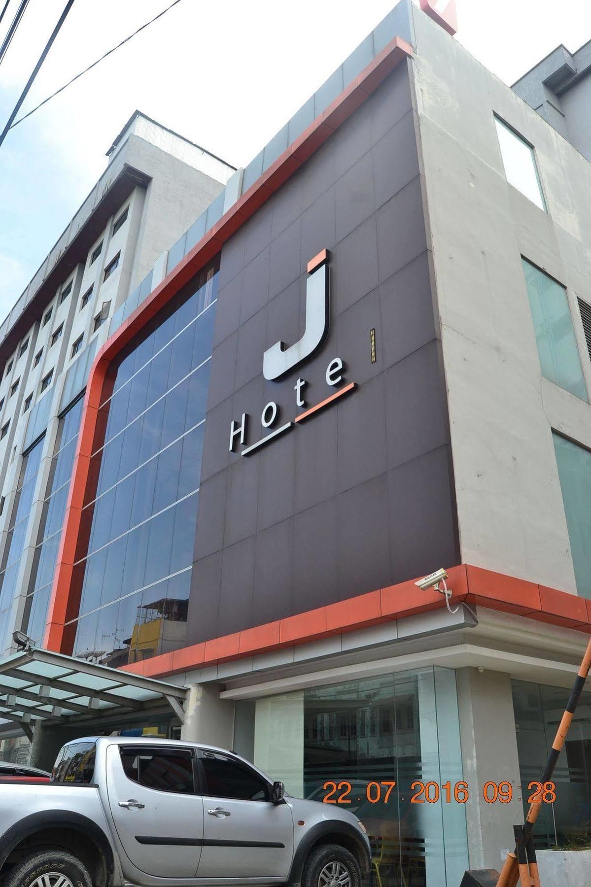 J Hotel Medan Exterior photo