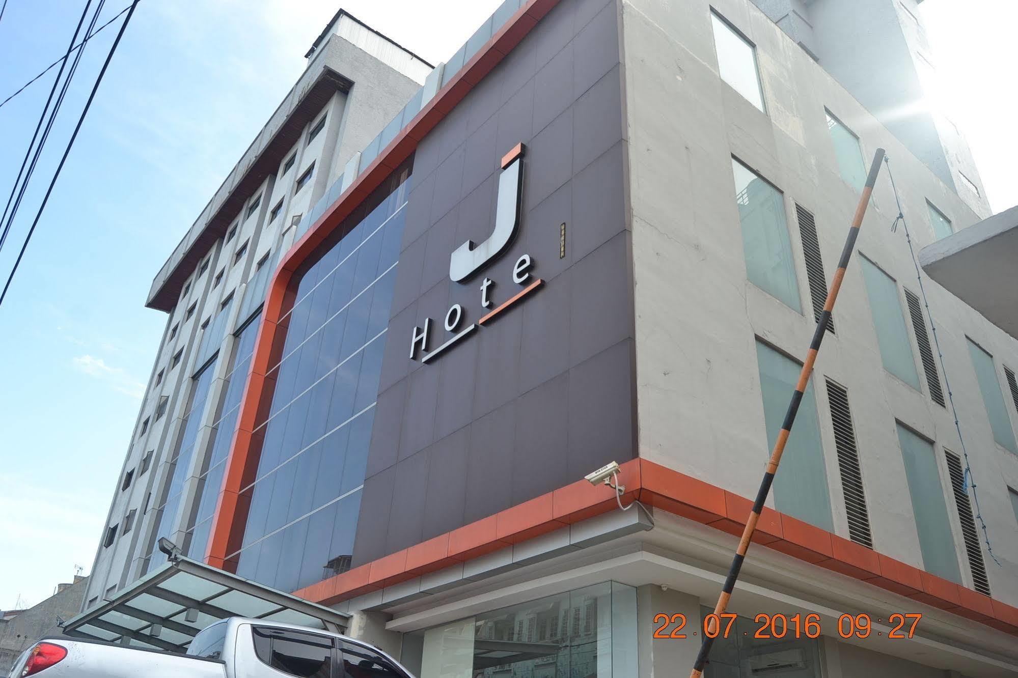 J Hotel Medan Exterior photo